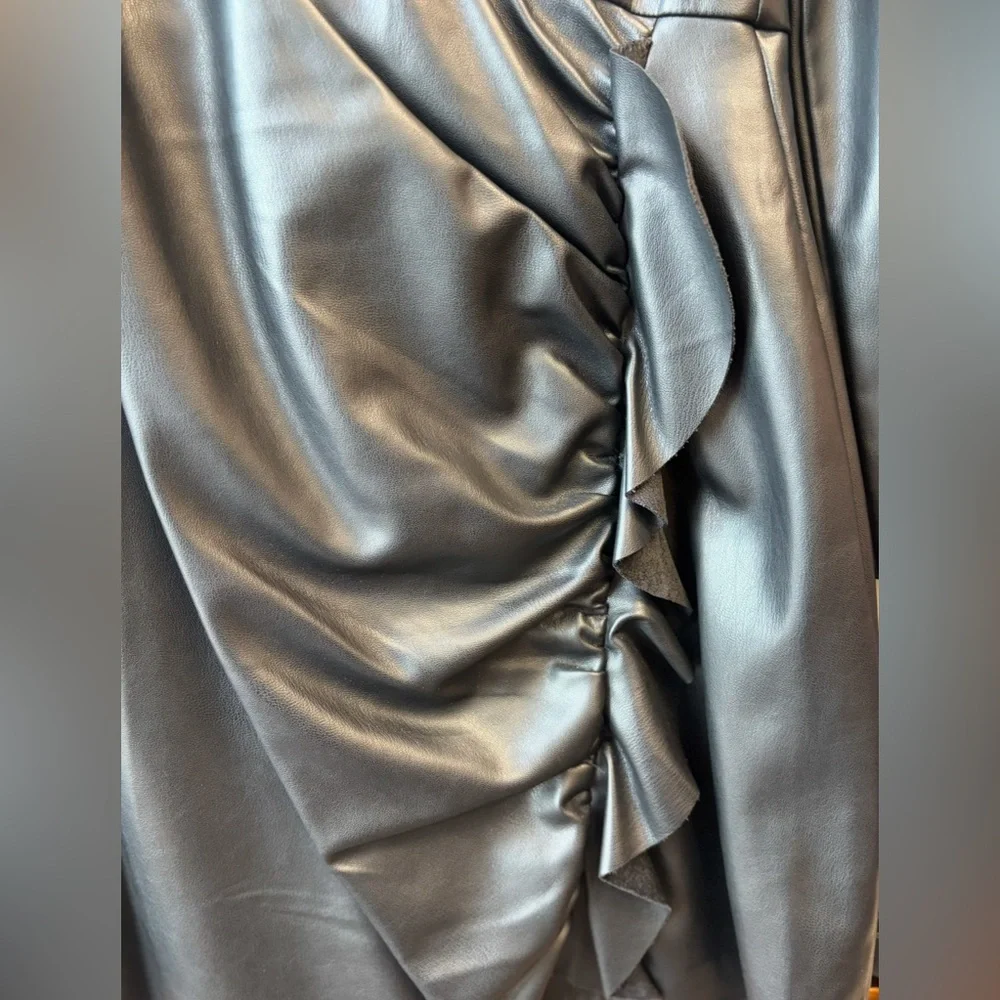 ZARA Faux Leather long sleeve mini dress with ruffle in black NWT, Size medium🖤 - Picture 6 of 9